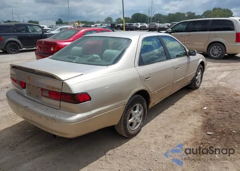 1998 Toyota Camry Le from USA, damaged, VIN 4T1BG22K8WU369961